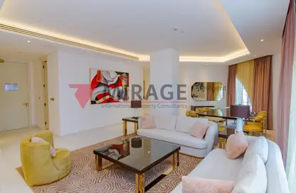 Living Room image for: Penthouse - 4 Bedrooms - 5 Bathrooms for rent in Floresta Gardens - Floresta Gardens - The Pearl Island - Doha, Image 1