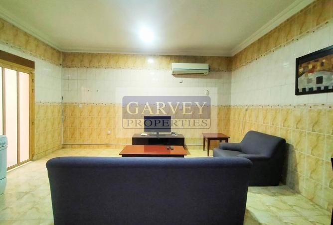 957597 - Property Image 2