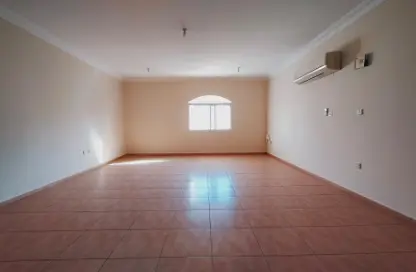 Apartment - 2 Bedrooms - 2 Bathrooms for rent in Bin Omran 35 - Fereej Bin Omran - Doha