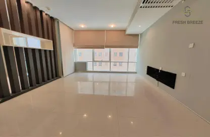 Apartment - 2 Bedrooms - 2 Bathrooms for rent in Umm Ghuwalina - Umm Ghuwailina - Doha