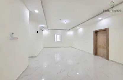 Apartment - 3 Bedrooms - 3 Bathrooms for rent in Fereej Kulaib - Doha