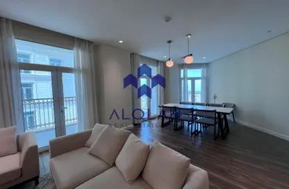 Apartment - 2 Bedrooms - 4 Bathrooms for rent in Floresta Gardens - The Pearl Island - Doha