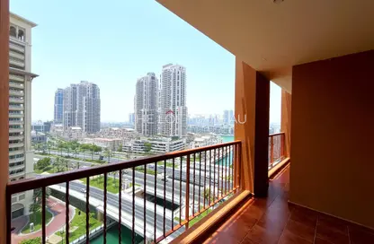 Apartment - 2 Bedrooms - 3 Bathrooms for rent in Tower 11 - Porto Arabia - The Pearl Island - Doha