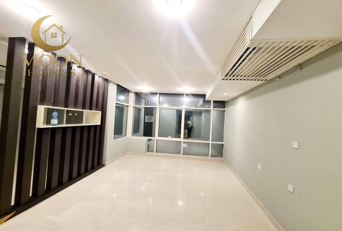 987213 - Property Image 3