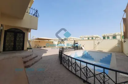 صورة لـ حوض سباحة فيلا - 5 غرف نوم - 5 حمامات للايجار في شارع كرلوو - الوعب - الدوحة ، صورة رقم 1