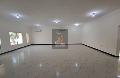 Compound - 5 Bedrooms - 4 Bathrooms for rent in Ain Khaled - Ain Khaled - Doha