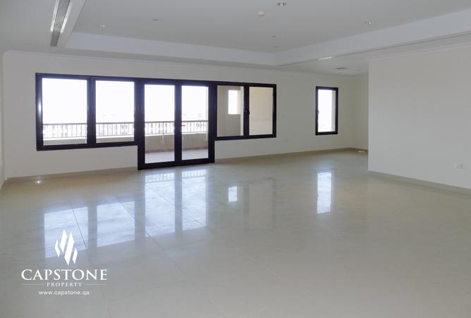 955802 - Property Image 2