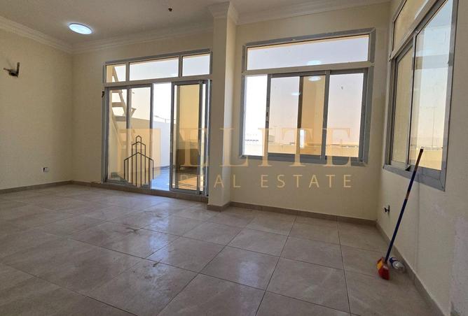 1004939 - Property Image 3