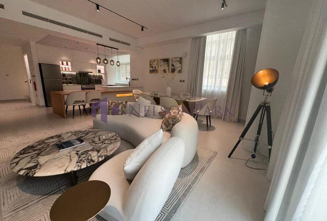 985521 - Property Image 3