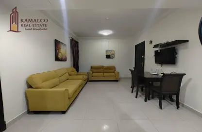 شقق فندقية - غرفة نوم - 2 حمامات للايجار في ام غوالينا تجارية - ام غويلينا - أم غويلينا - الدوحة