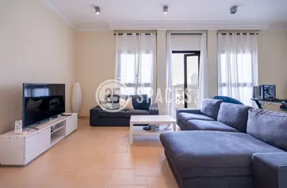Apartment - 2 Bedrooms - 3 Bathrooms for rent in Mercato - Qanat Quartier - The Pearl Island - Doha
