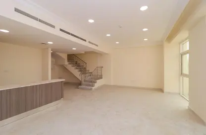 Empty Room image for: Duplex - 2 Bedrooms - 3 Bathrooms for rent in Lusail City - Lusail, Image 1