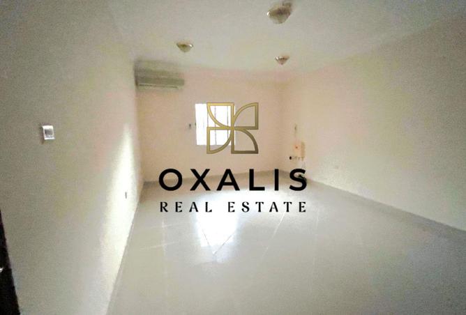 987315 - Property Image 2