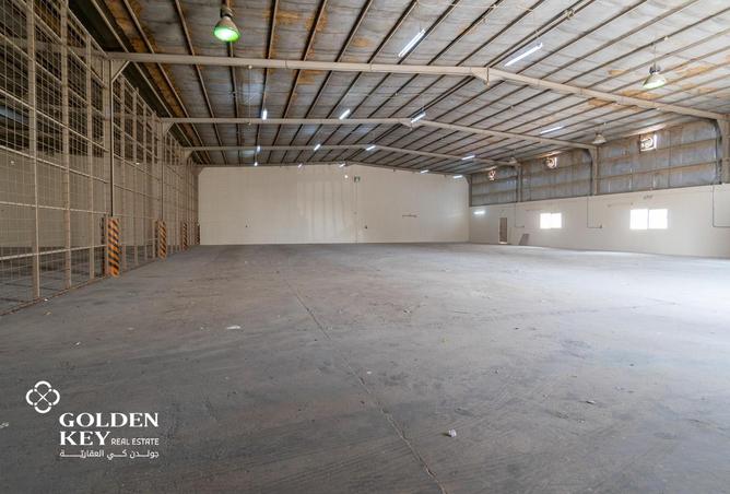 911452 - Property Image 3