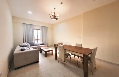 Apartment - 2 Bedrooms - 2 Bathrooms for rent in Building 12 - Abu Umama Street - Al Muntazah - Doha