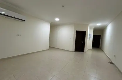 Apartment - 3 Bedrooms - 2 Bathrooms for rent in Hadramout Street - Doha Al Jadeed - Doha