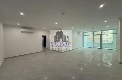 Apartment - 2 Bedrooms - 3 Bathrooms for rent in Al Sadd Road - Al Sadd - Doha