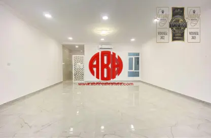 مجمع سكني - 4 غرف نوم - 5 حمامات للايجار في فلل واست باي لاغون - وست باي لاجون - بحيرة وست لاجون - الدوحة