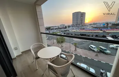 Apartment - 2 Bedrooms - 3 Bathrooms for rent in Ramada Commercial Building - Al Rawabi Street - Al Muntazah - Doha