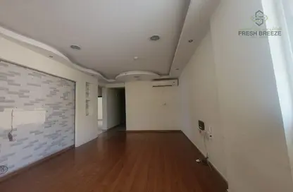 Apartment - 2 Bedrooms - 2 Bathrooms for rent in Umm Ghuwalina - Umm Ghuwailina - Doha