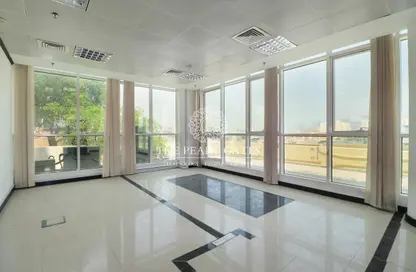 مساحات مكتبية - استوديو - 2 حمامات للايجار في 35 بن عمران - فريج بن عمران - الدوحة