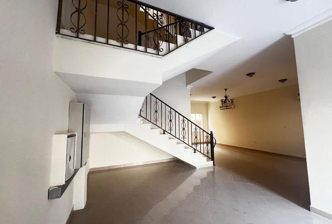 989311 - Property Image 3