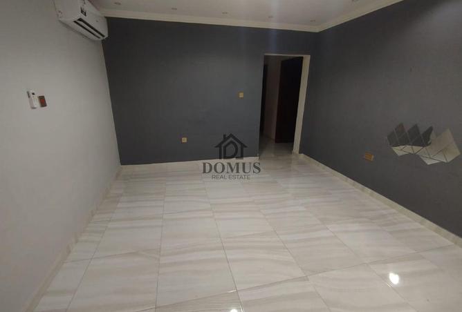 999434 - Property Image 2