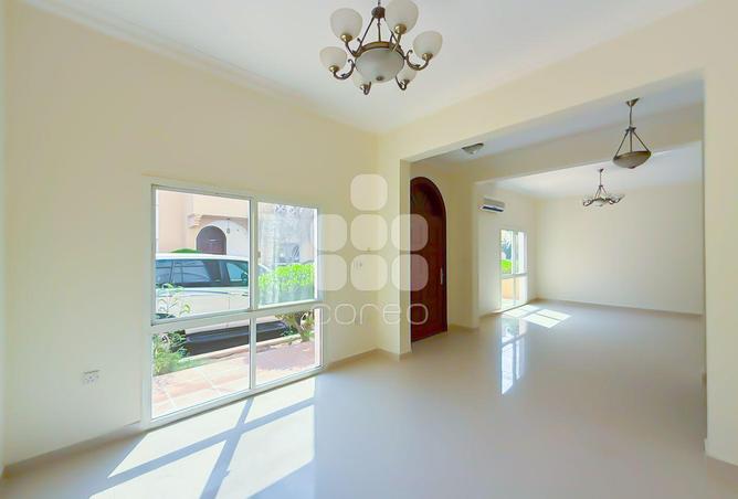 998088 - Property Image 3