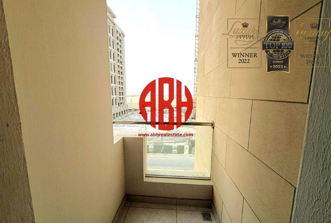 982559 - Property Image 3