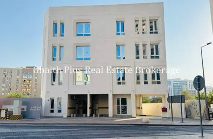 Apartment - 3 Bedrooms - 2 Bathrooms for rent in Musheireb Tower - Musheireb - Musheireb - Doha
