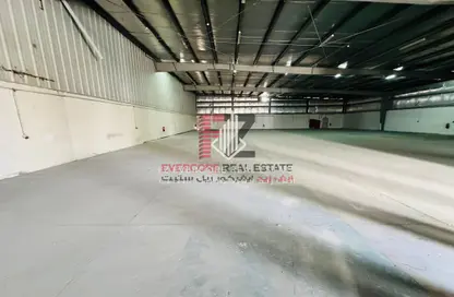 Warehouse - Studio - 1 Bathroom for rent in Industrial Area - Industrial Area - Doha