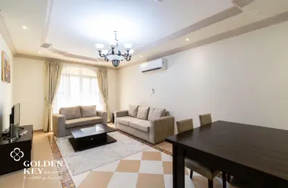 Living / Dining Room image for: Apartment - 2 Bedrooms - 2 Bathrooms for rent in Al Mansoura - Al Mansoura - Doha, Image 1