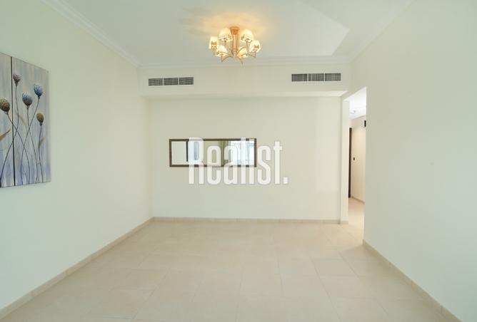 985643 - Property Image 3