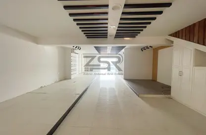 Show Room - Studio - 1 Bathroom for rent in Al Ain Center - Salwa Road - Doha