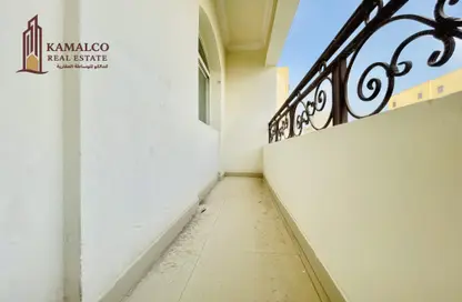 Apartment - 2 Bedrooms - 2 Bathrooms for rent in Umm Ghuwailina 4 - Umm Ghuwailina - Doha