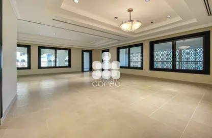 Apartment - 2 Bedrooms - 3 Bathrooms for rent in Tower 6 - Porto Arabia - The Pearl Island - Doha