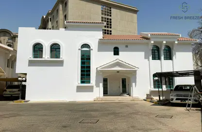 فيلا - 4 غرف نوم - 4 حمامات للايجار في شارع السد - السد - الدوحة