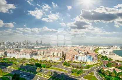 Apartment - 2 Bedrooms - 3 Bathrooms for rent in Tower 14 - Porto Arabia - The Pearl Island - Doha