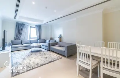 Apartment - 1 Bedroom - 2 Bathrooms for rent in West Porto Drive - Porto Arabia - The Pearl Island - Doha