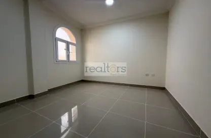 Apartment - 2 Bedrooms - 2 Bathrooms for rent in Bin Omran 35 - Fereej Bin Omran - Doha