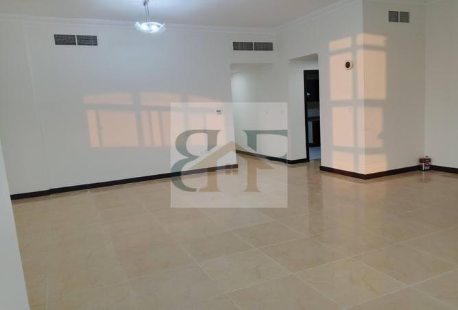 992504 - Property Image 3