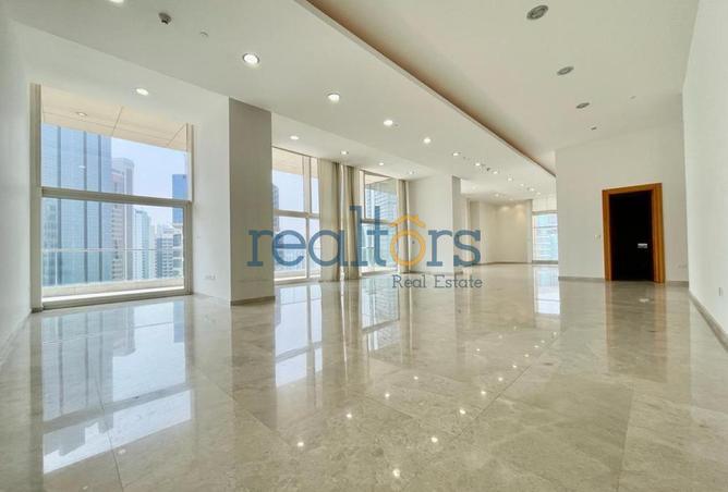 943198 - Property Image 2