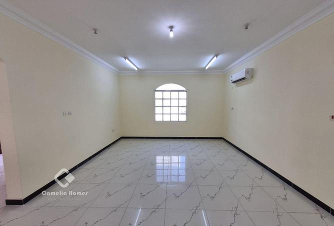 956604 - Property Image 2