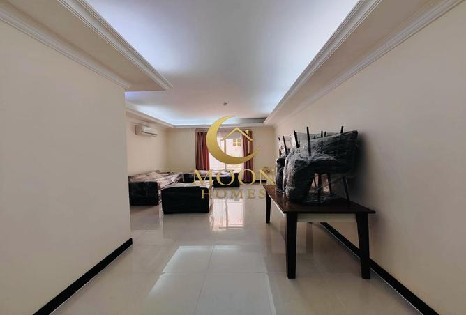 973153 - Property Image 2