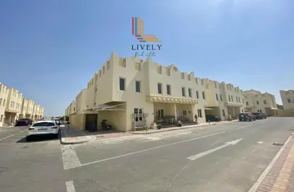 فيلا - 4 غرف نوم - 4 حمامات للايجار في Al Sakhama - الدوحة