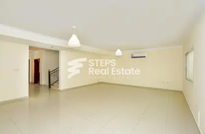 مجمع سكني - 5 غرف نوم - 5 حمامات للايجار في شارع الهناء - الغرافة - الدوحة