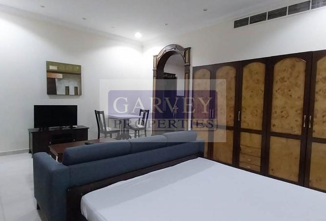 987470 - Property Image 3