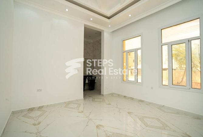 929554 - Property Image 3