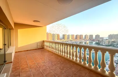 شقة - 2 غرف نوم - 3 حمامات للايجار في طريق بورتو الغربي - بورتو أرابيا - جزيرة اللؤلؤة - الدوحة