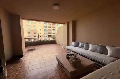 Apartment - 2 Bedrooms - 2 Bathrooms for rent in Porto Arabia - The Pearl Island - Doha